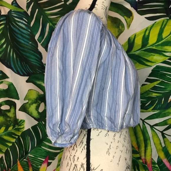 EUC $34 Hollister Medium Blue Stripe Off Shoulder Mid Sleeve Summer Crop Top - Picture 3 of 6